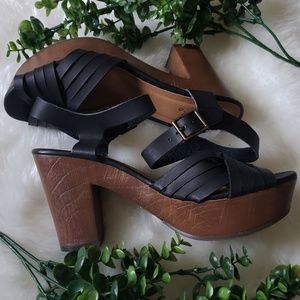 Qupid platform sandals